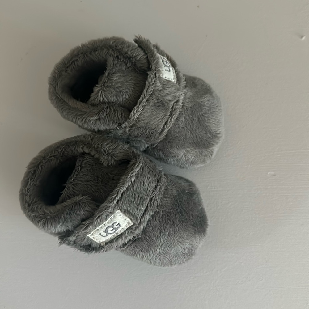 New baby grey fur uggs